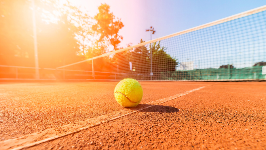 clay tennis court