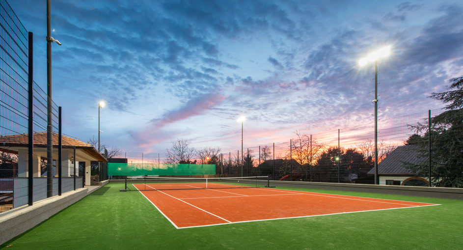 tennis court benches