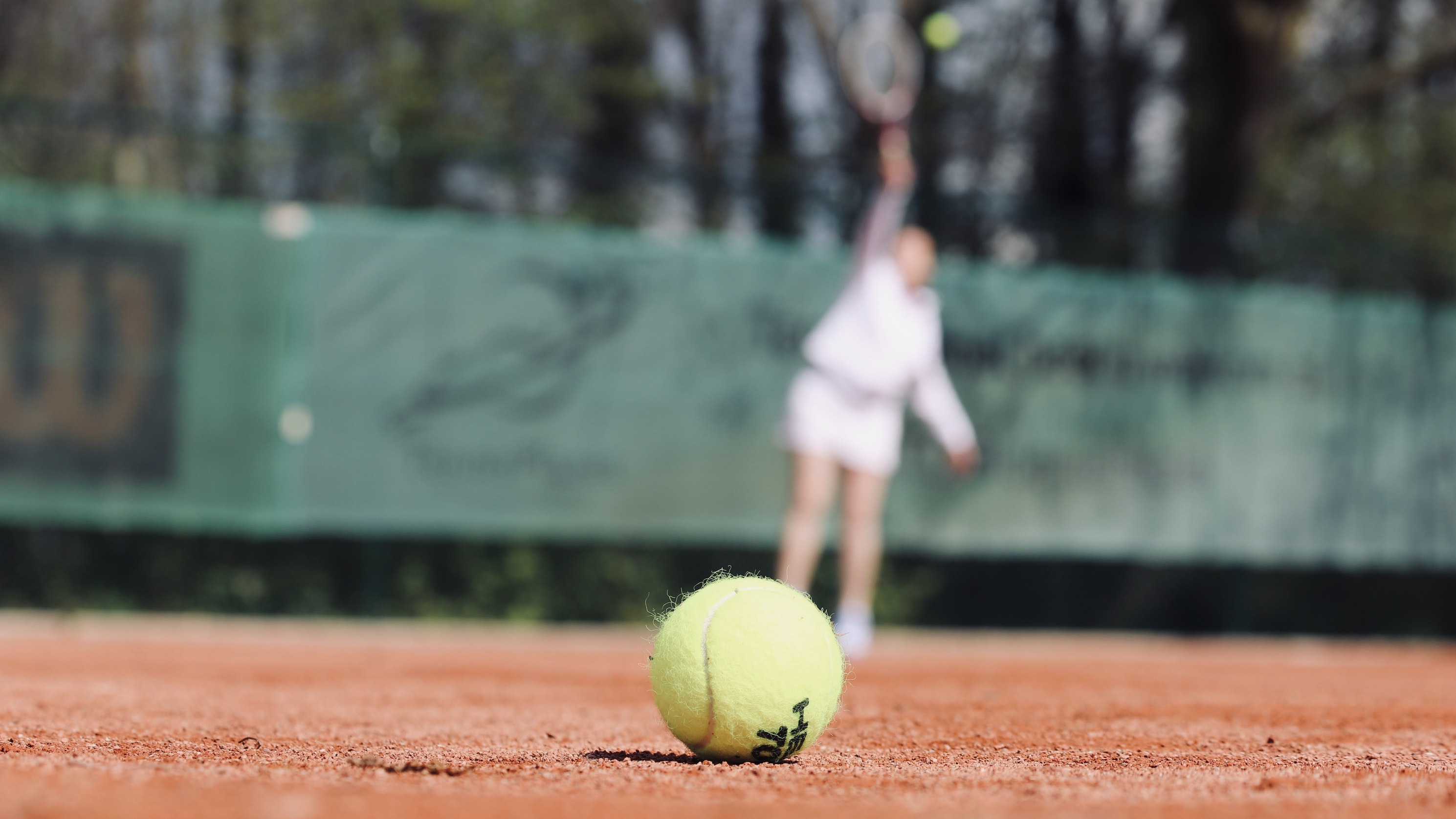 tennis court net posts